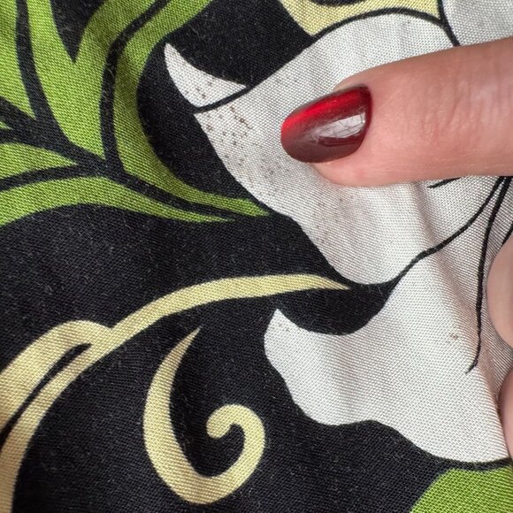 Two Palms‎ Womens Hawaiian Floral Dress Medium Rayon Black Hawaii Vintage Tulip - Picture 4 of 8